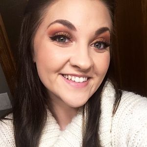 Meet your Posher, Ashley